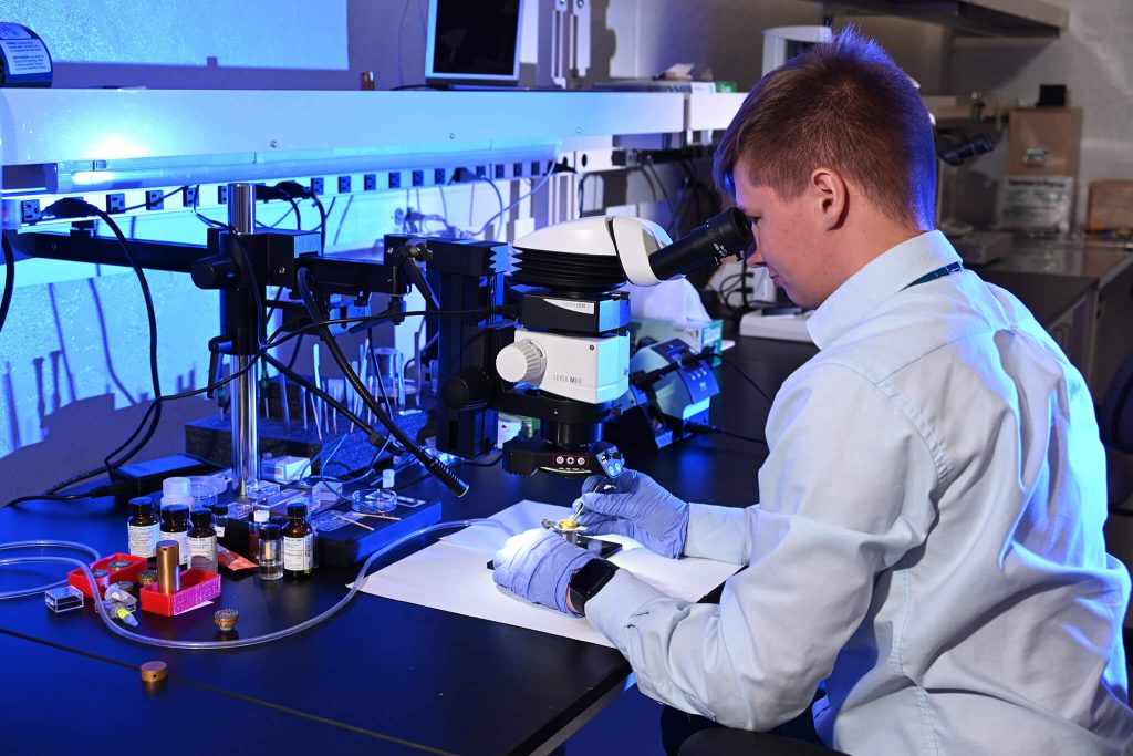 physics lab research