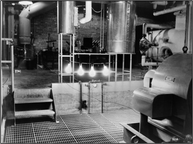 An early photo of the lighting of the four bulbs.