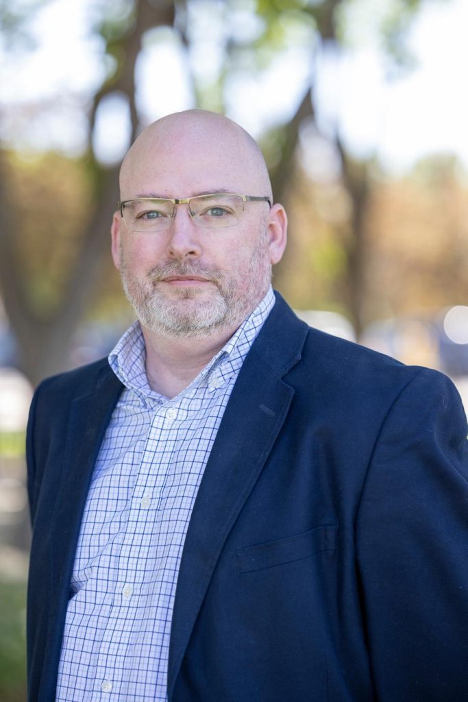 Portrait: Damon Hartley